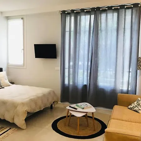 Apartment Tres Joli Situe Dans Le Centre De Nizza