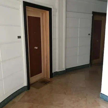 Tres Joli Situe Dans Le Centre De Апартаменты