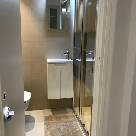 Tres Joli Situe Dans Le Centre De * Ницца